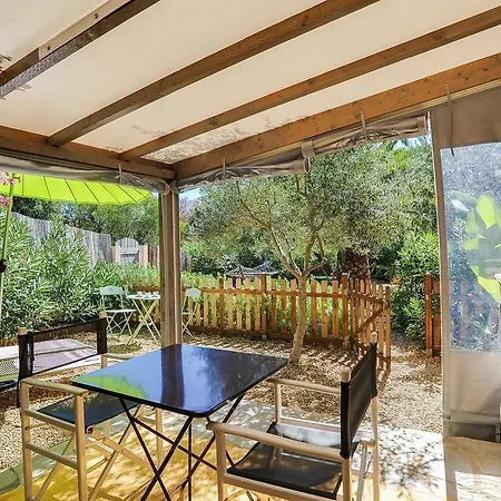 Les Ilets De L'eau Blanche Apartament *