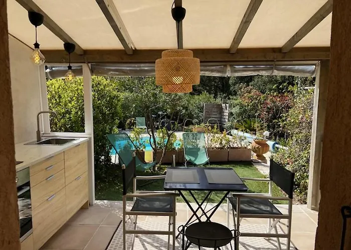 Les Ilets De L'eau Blanche 滨海卡瓦莱尔