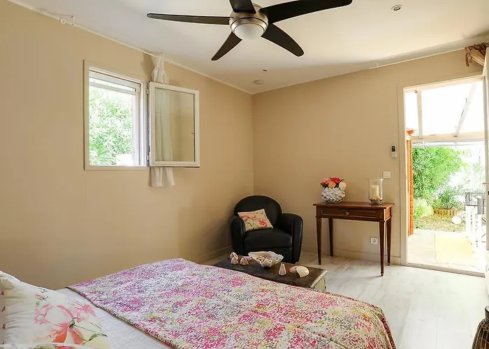 Les Ilets De L'eau Blanche * 滨海卡瓦莱尔